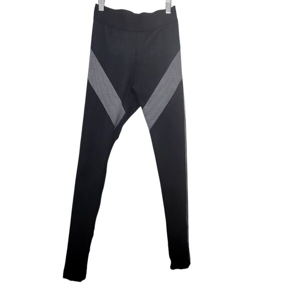 Fabletics Pants - Fabletics Black And White Heavy Compression Stretch Leggings Size XS